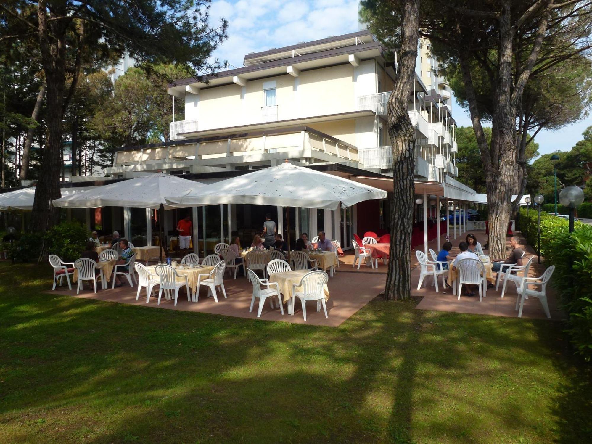 Hotel San Marco Lignano Sabbiadoro Buitenkant foto