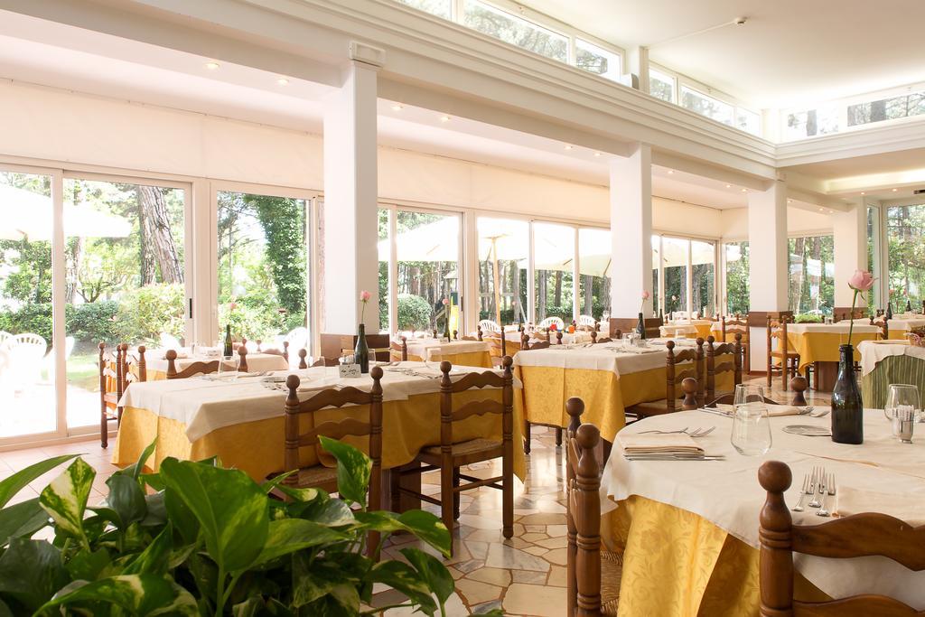 Hotel San Marco Lignano Sabbiadoro Buitenkant foto